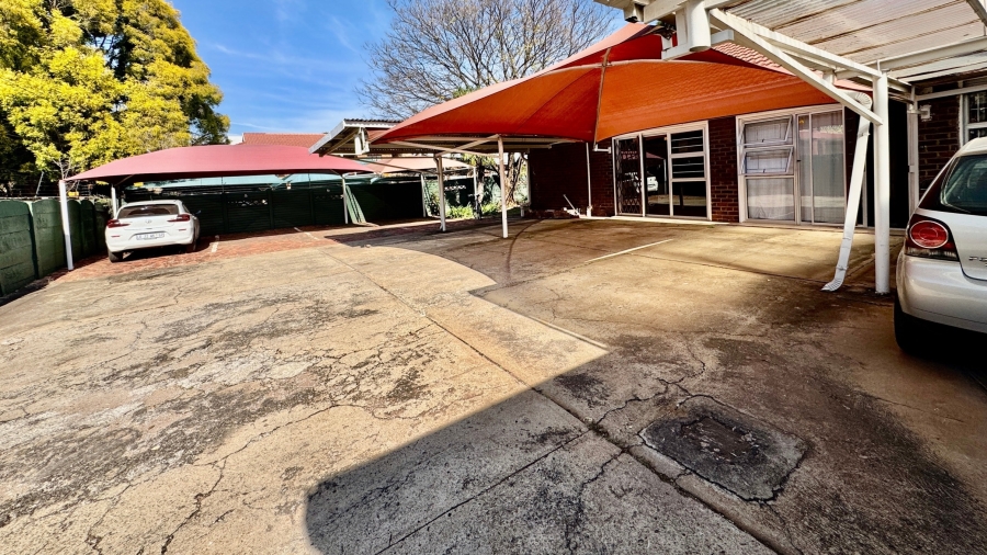 11 Bedroom Property for Sale in Die Bult North West